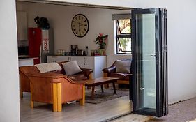 2 Bedroom Apartment In Waverley, Bloemfontein